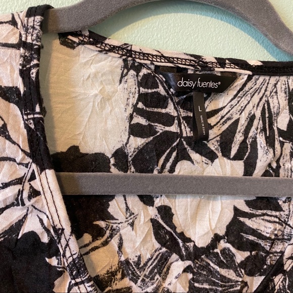 Cinched V-Neck Crinkled Top - Picture 2 of 5